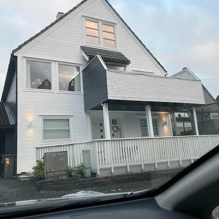 15 Mins From Center, Familyhome Villa *
