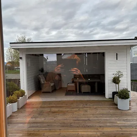 15 Mins From Center, Familyhome Villa